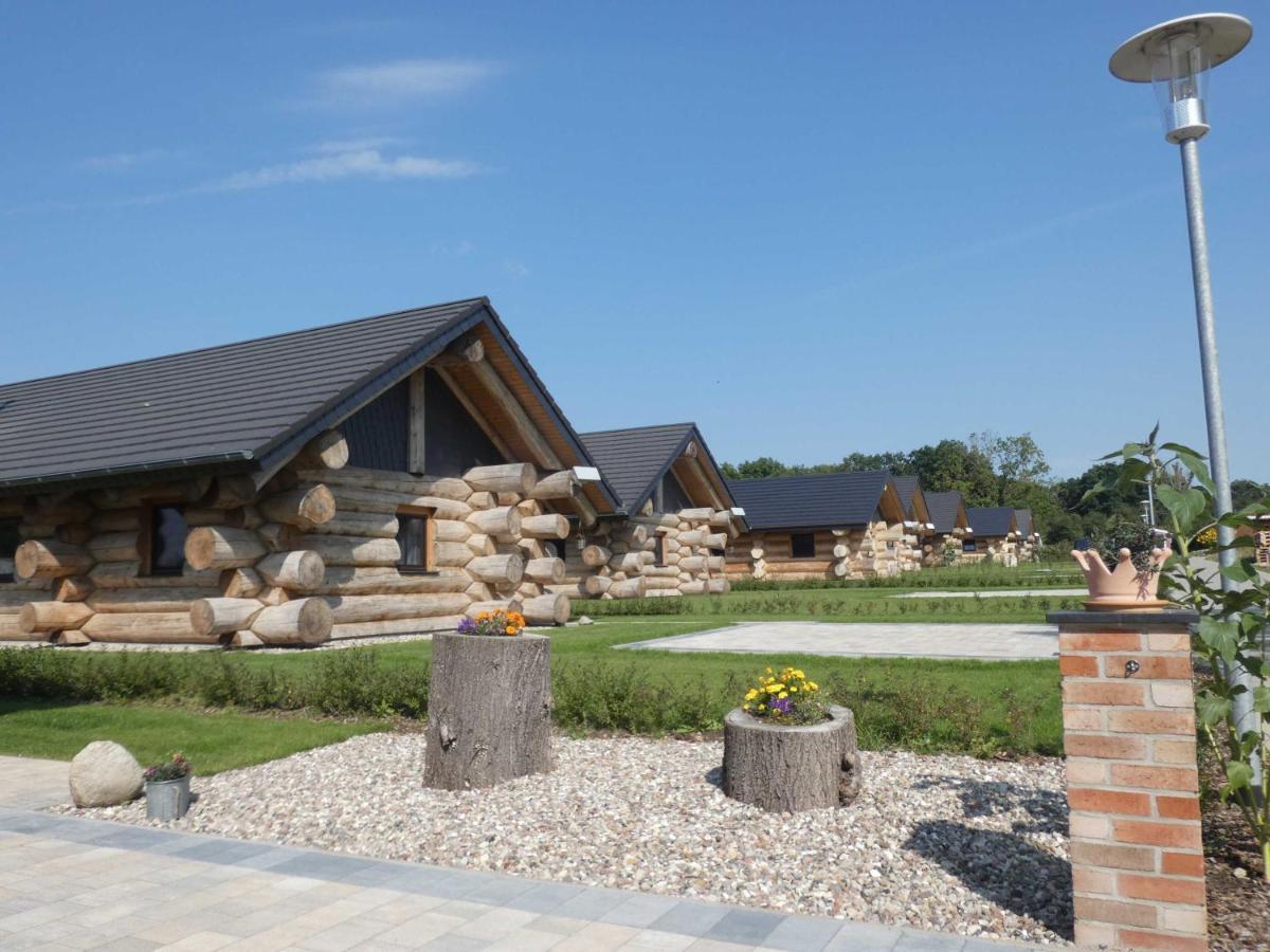 Naturstammhaus Tollensesee Groß Nemerow 外观 照片
