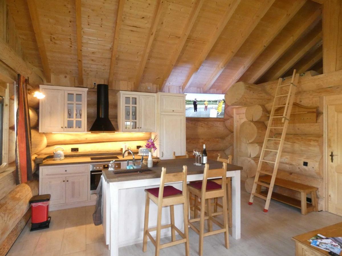 Naturstammhaus Tollensesee Groß Nemerow 外观 照片