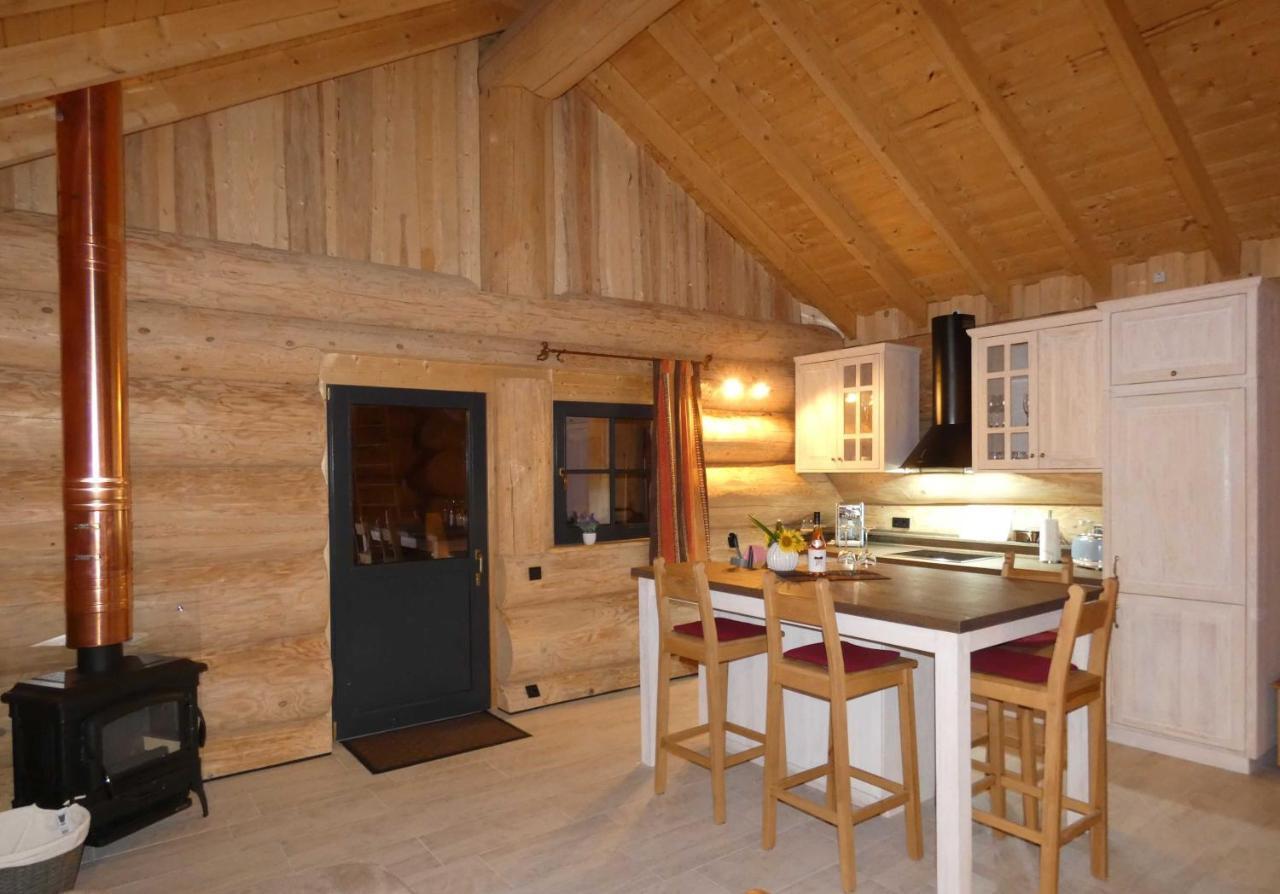 Naturstammhaus Tollensesee Groß Nemerow 外观 照片