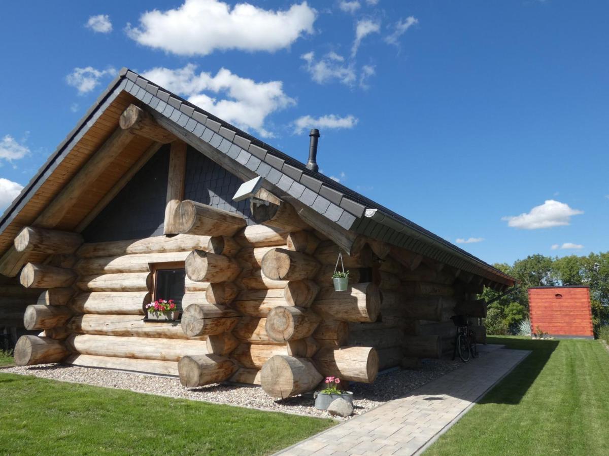 Naturstammhaus Tollensesee Groß Nemerow 外观 照片