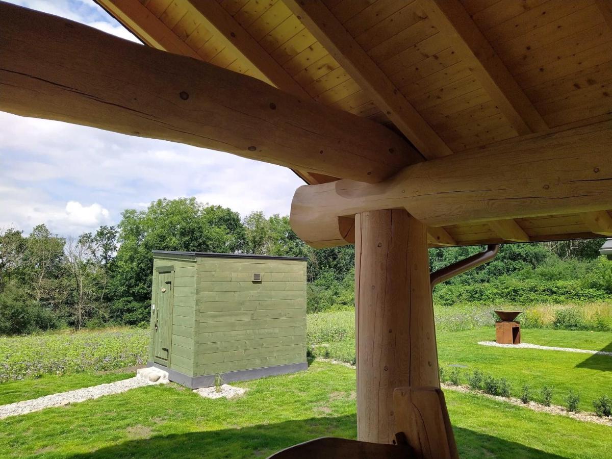Naturstammhaus Tollensesee Groß Nemerow 外观 照片