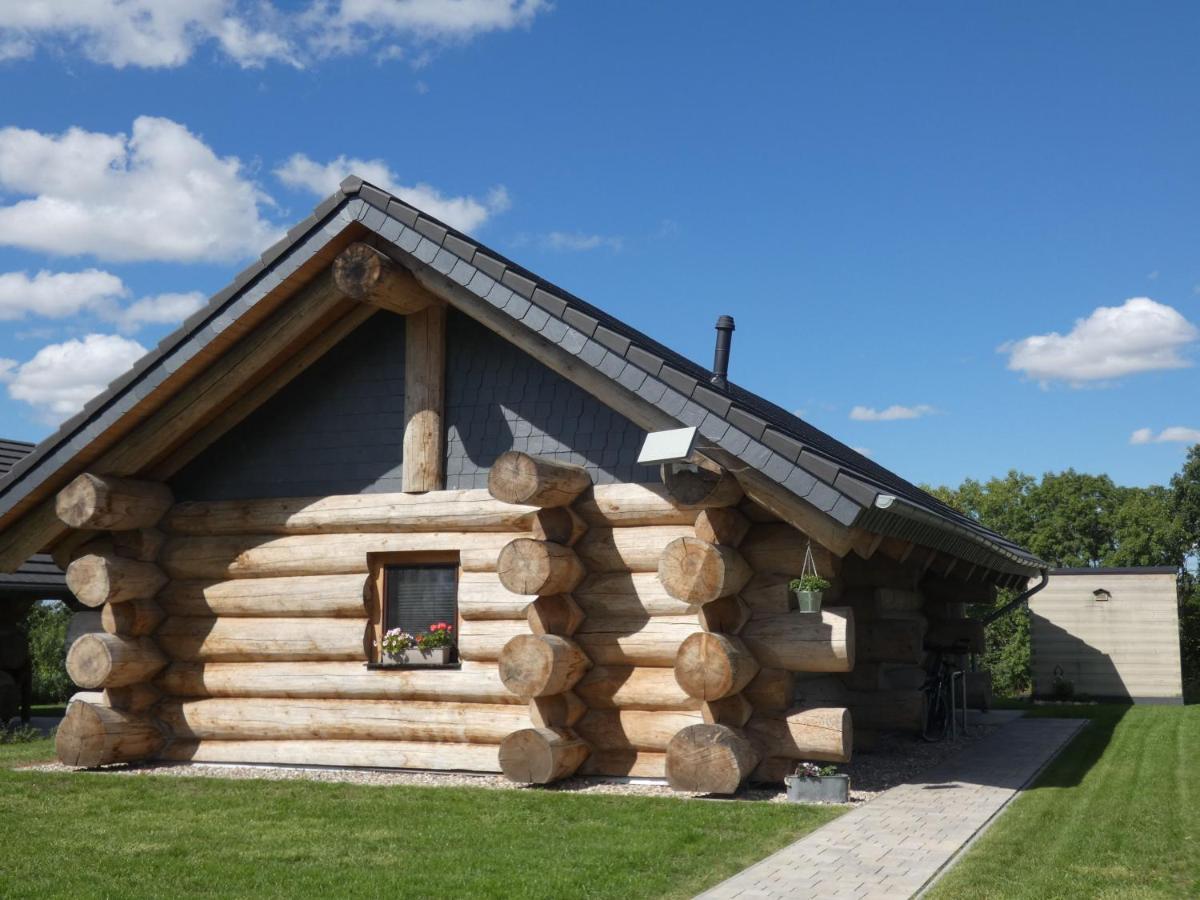 Naturstammhaus Tollensesee Groß Nemerow 外观 照片